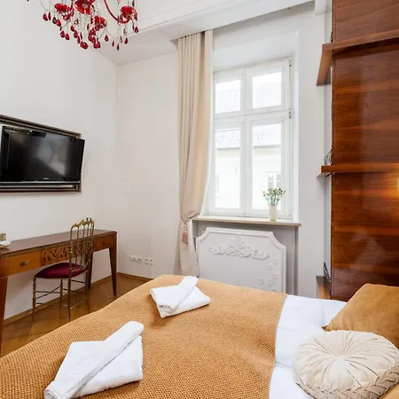 Ambra - Comfy 1br For 5 - Center Apartmán *